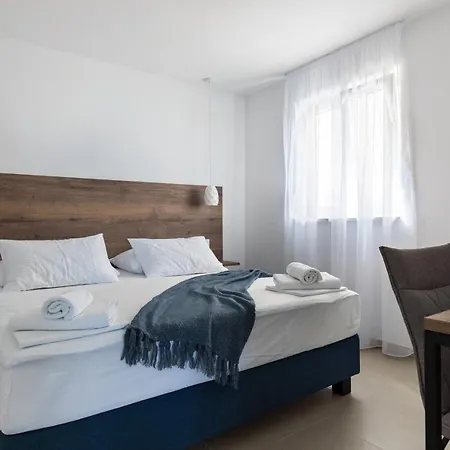 Residence Viskovic Tučepi Esterno foto